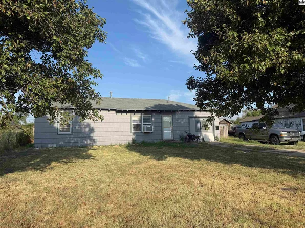 15 N Town St, Hutchinson, KS 67501