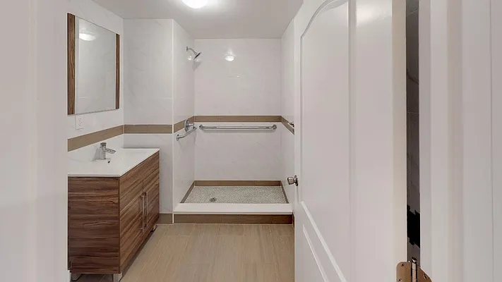 Rented by Metro Garden Realty NYC | media 24