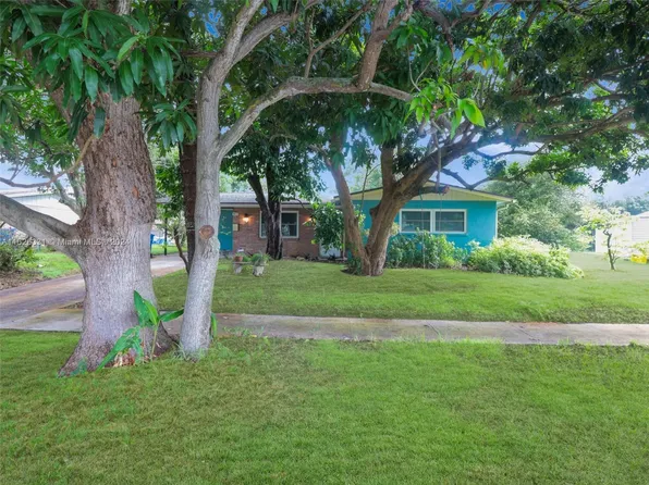1435 W Trammell St, Lantana, FL 33462