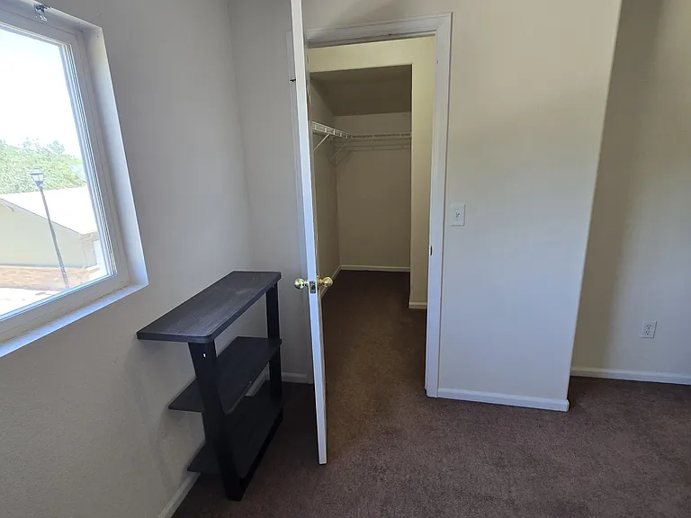 2702 Rigden Pkwy #E2-1 — Photo 11