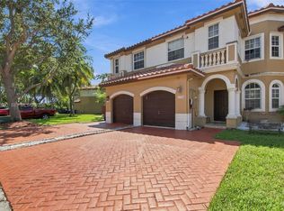 Vizcaya, Hollywood, FL 33027