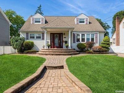 1615 Noble Street, East Meadow, NY, 11554