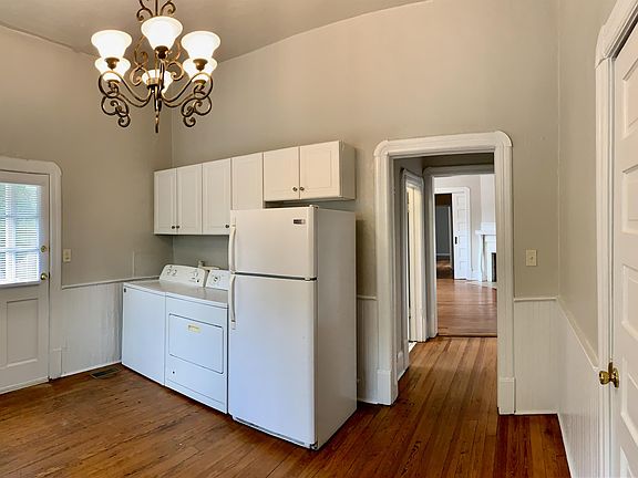 Washer and Dryer Included