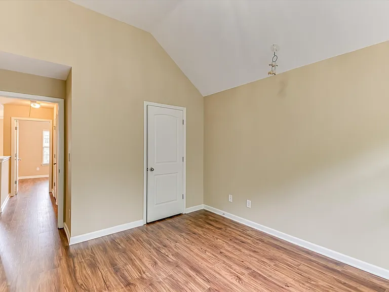 2073 Willhaven Dr — Photo 11