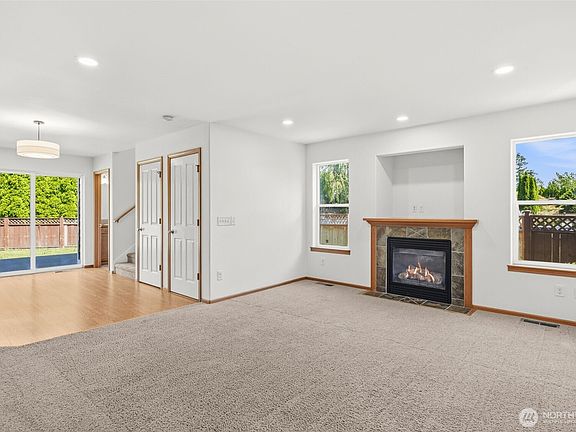 4th image of 502 Jackson Court