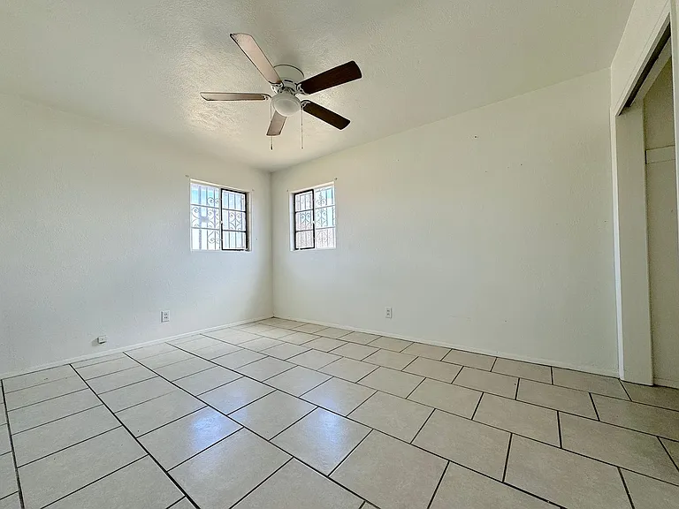 4117 Volcanic Ave — Photo 12