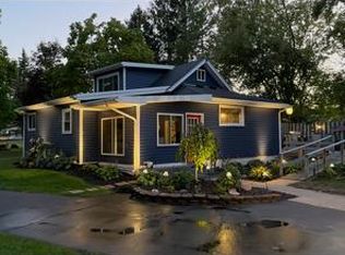 5610 Croswell Rd, Waterford, MI 48327