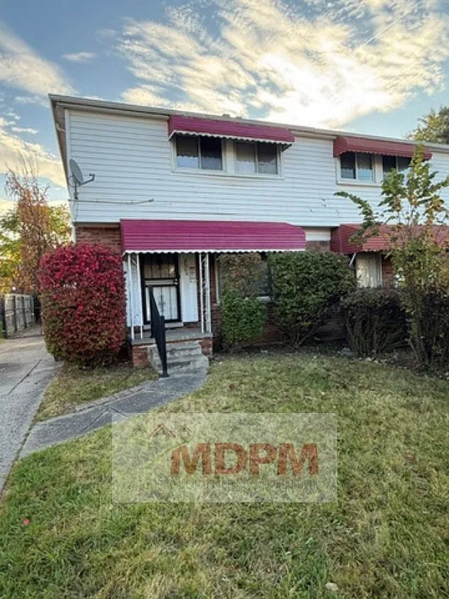 2 bed, 950 sqft, $1,050 — Photo 1