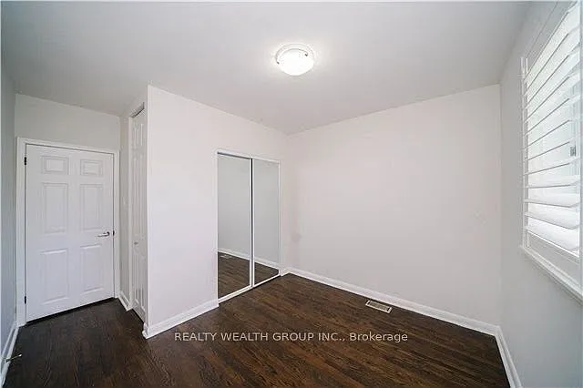 271 McConvey Dr — Photo 9