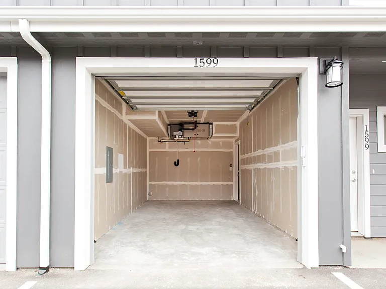 Prairie Pointe Apartments and Townhomes — Photo 113