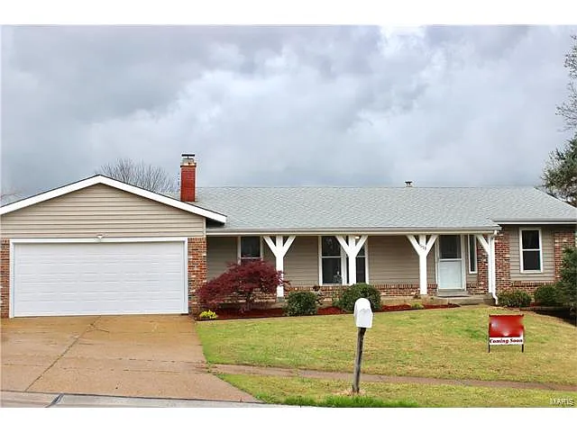 658 Greensleeves Dr photo 1