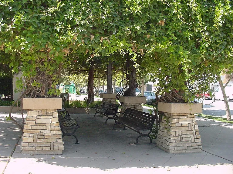 820 Towne Dr — Photo 4