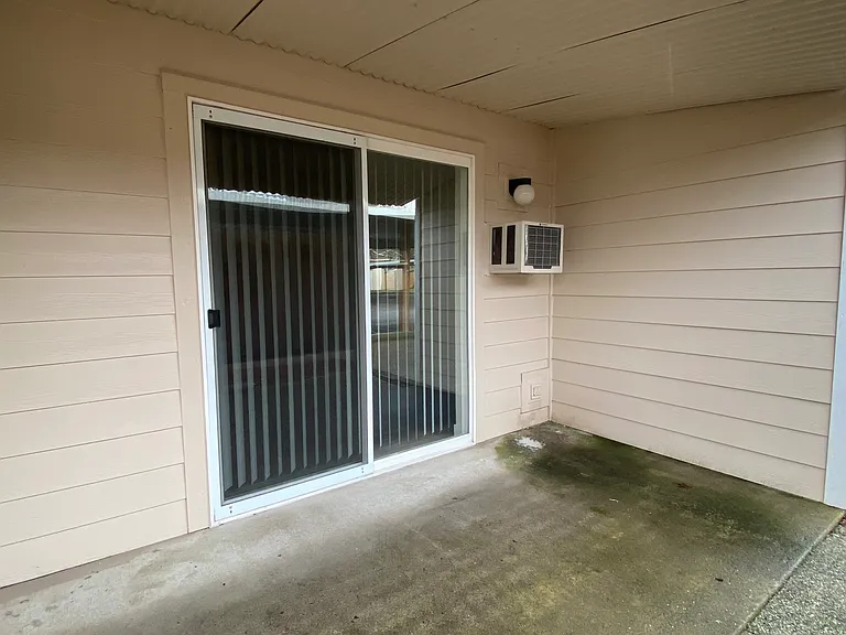 Chehalem Creek Apartments — Photo 26