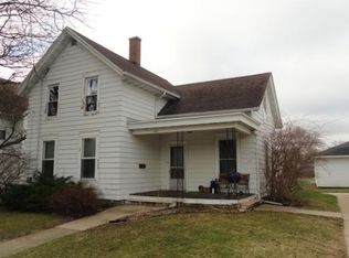 418 E James St, Columbus, WI 53925