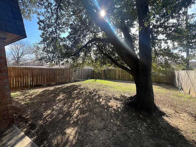 2500 Hollandale Cir #B — Photo 20