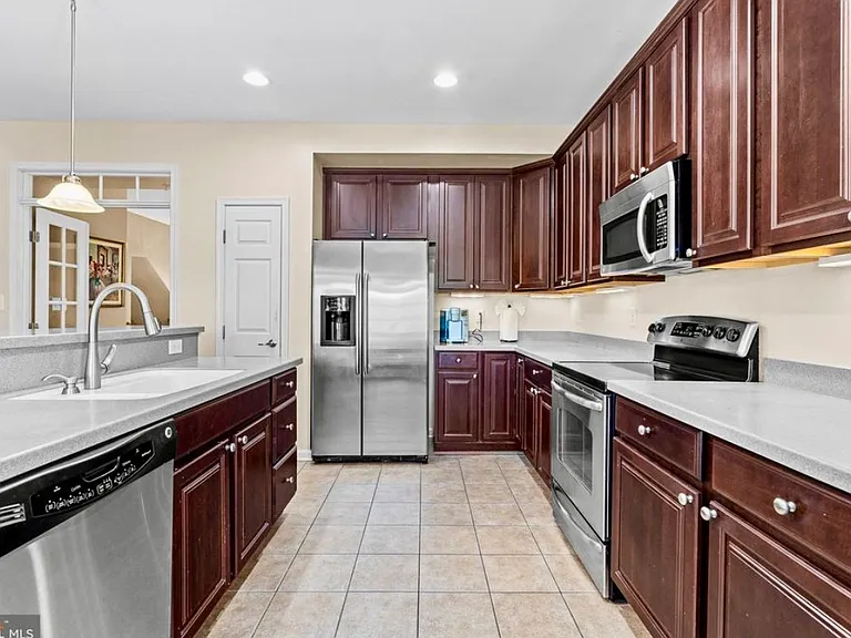 9360 Esplanade Ct #B — Photo 9