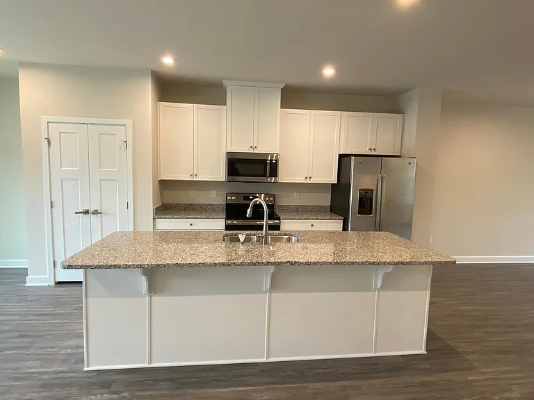 316 Crofton Village Ter — Photo 3