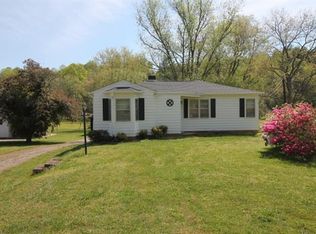 938 Meadowlane Dr, Lenoir, NC 28645