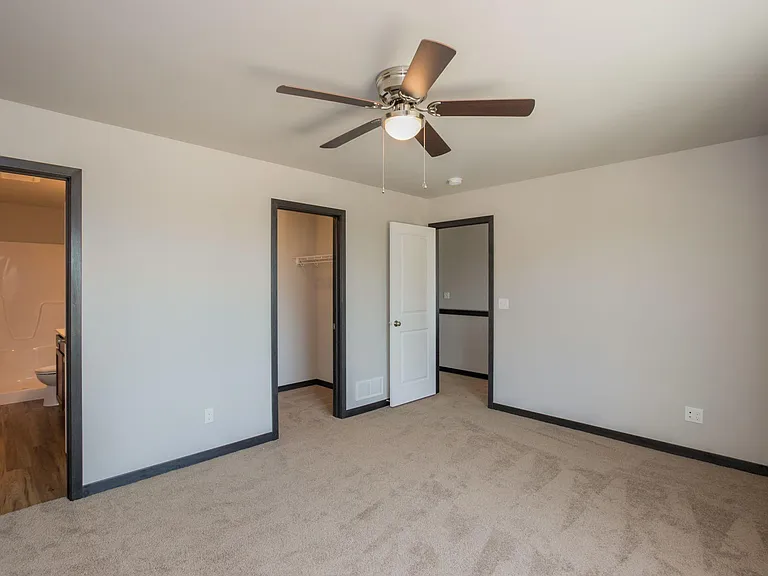 109 Madison Ln — Photo 12