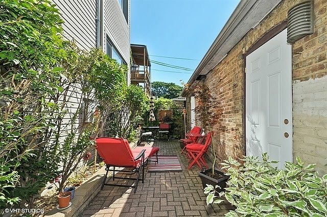 1st image of 1351 W Thorndale Ave #1