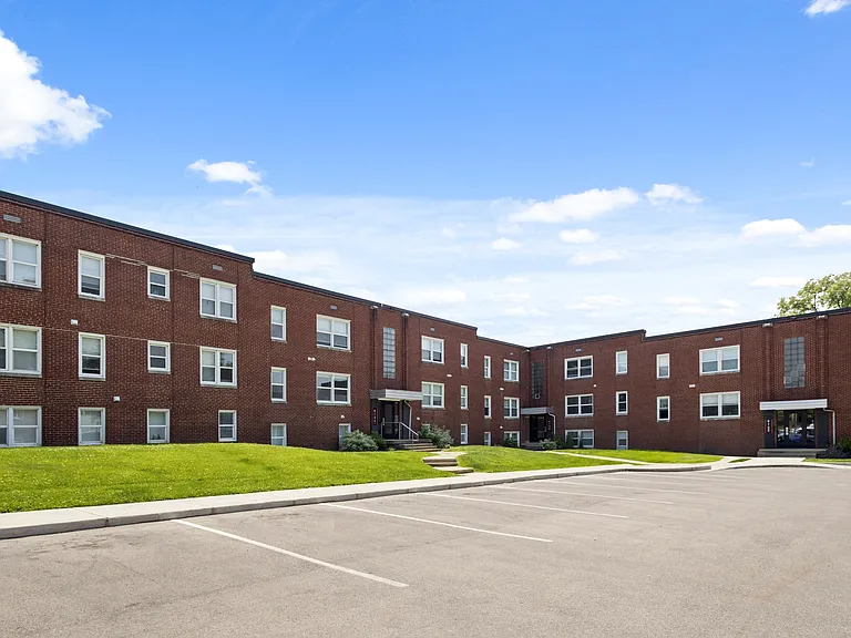Monon Court, Managed by Buckingham Monon Living — Photo 13