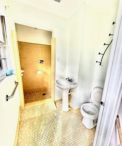 570 Seay Rd — Photo 5