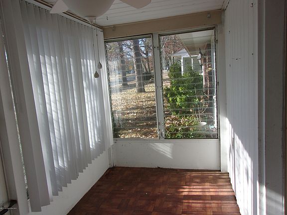 3rd image of 835 Inverness Court #C