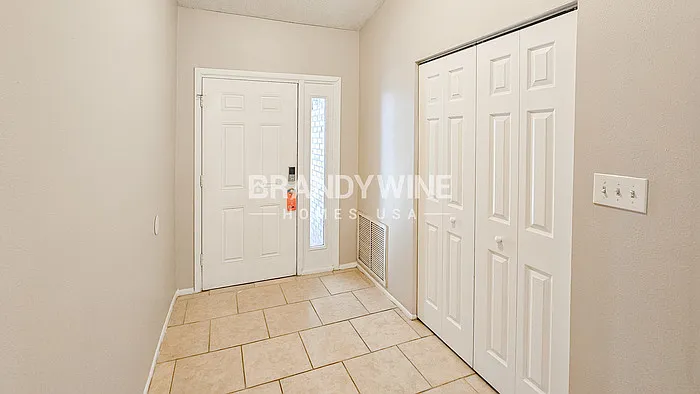 28305 International Ct — Photo 2