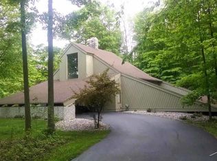 2390 N Graham Rd, Freeland, MI 48623