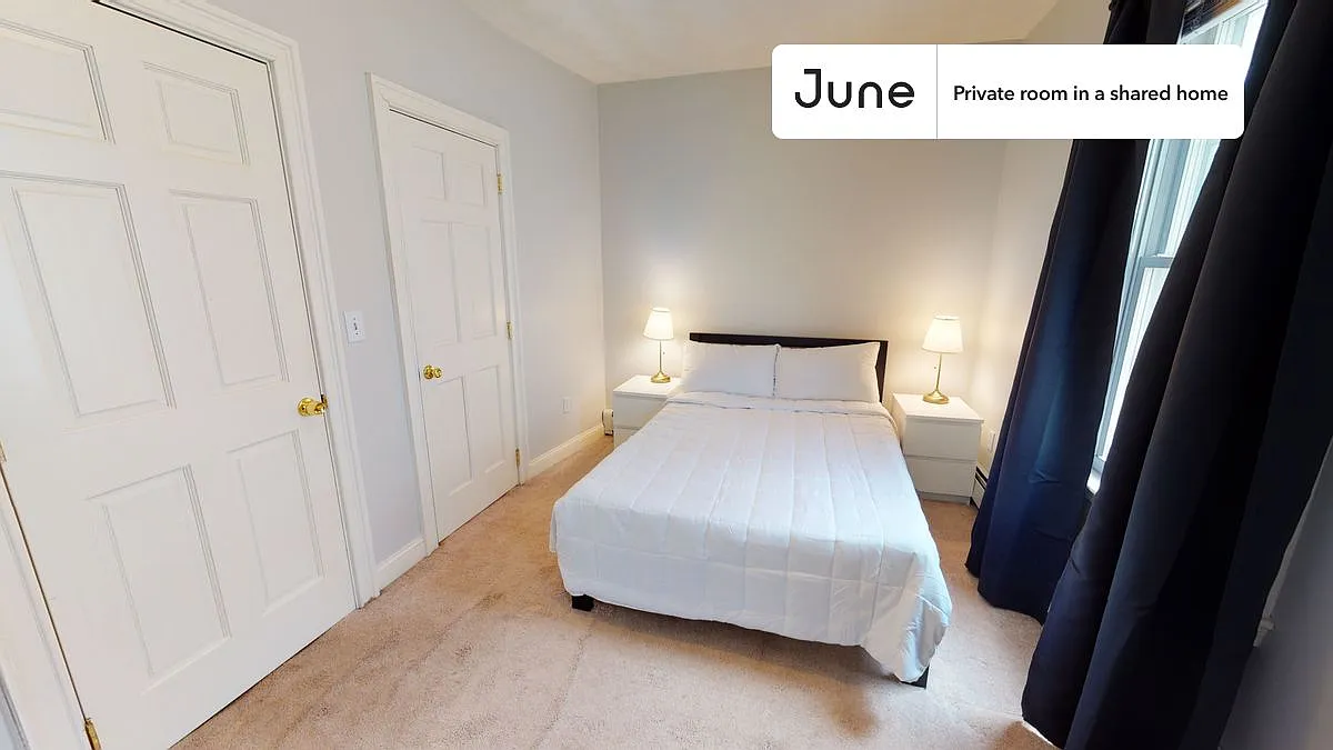 Full bedroom in 3 bed/1 bath home in Central Square (Cambridge) #1299 C — Photo 1