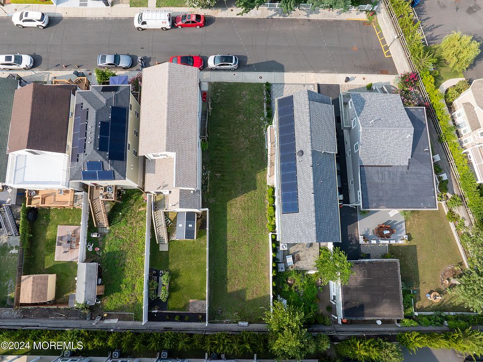1st image of 17 Locust Street