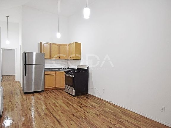 2nd image of 535 Graham Ave Ste A