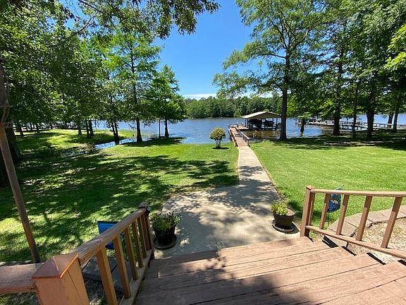 2nd image of 580 Parkside Dr