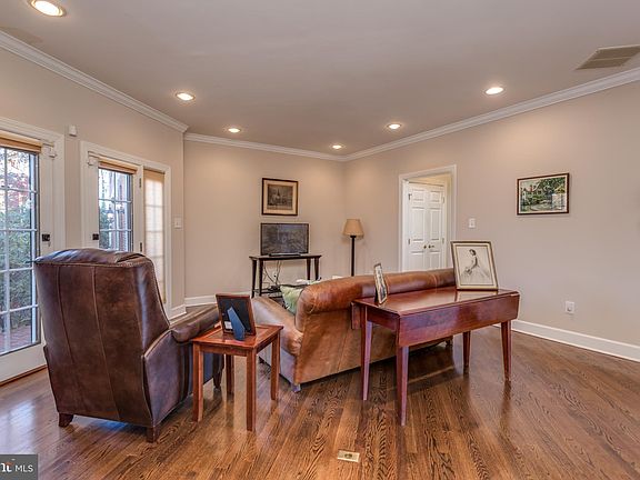 4th image of 1360 Ramseur Ln