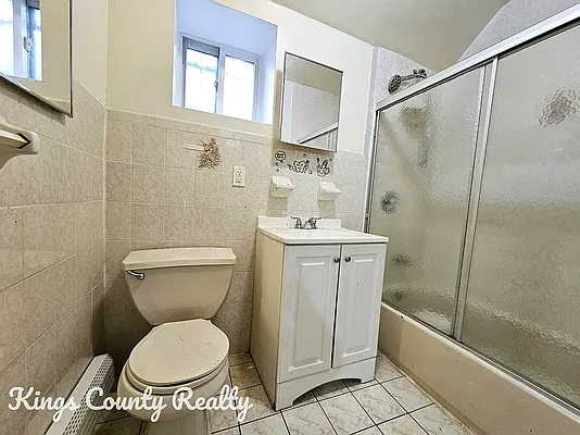 Bathroom, photo 1