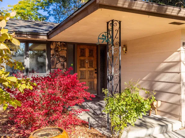 5216 W Baywood Ct, Spokane, WA 99208