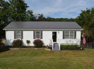 450 Reading Rd, Christiansburg, VA 24073