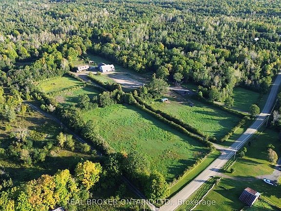 3rd image of 806 Richardson Rd