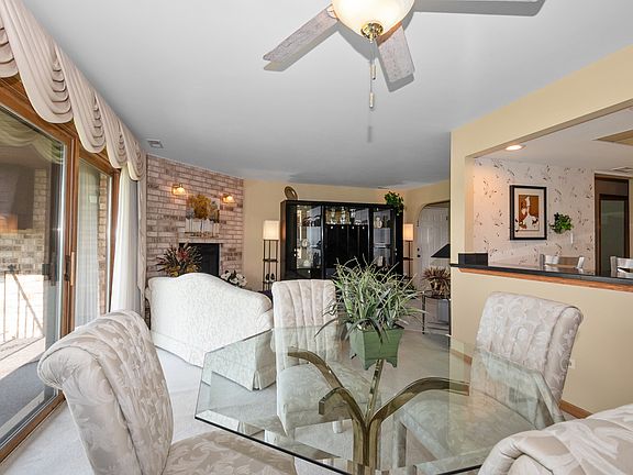 4th image of 15702 Deerfield Ct Unit 2S