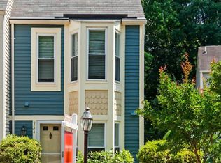 2104 Whisperwood Glen Ln, Reston, VA 20191