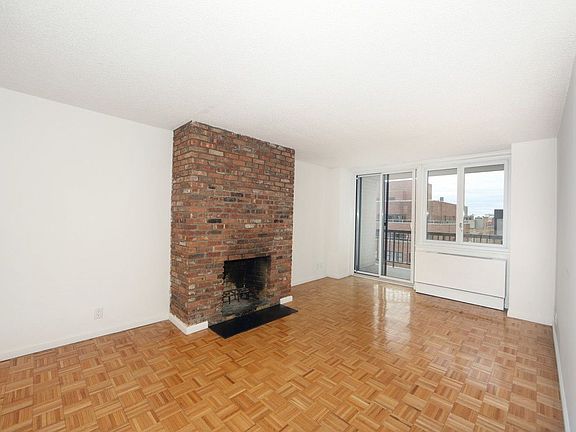 2nd image of 115 E 34th St #1910