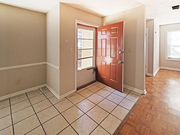 5th image of 2752 Northwood Ct SW