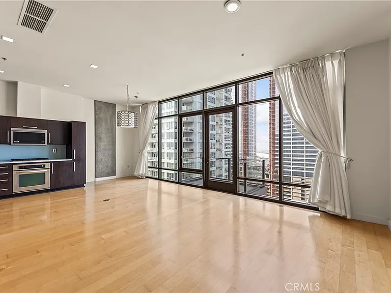 1100 Hope #1704 — Photo 7