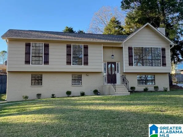 2618 Tahiti Ter, Alabaster, AL 35007