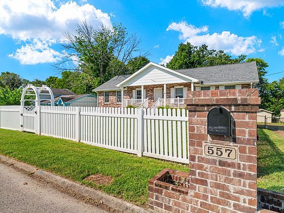 2nd image of 557 Castlegate Dr