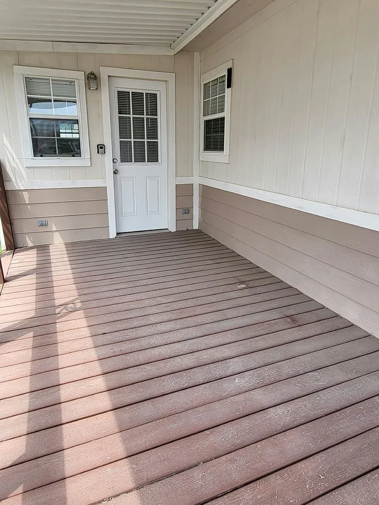 2 bed, 1.0 bath, 384 sqft, $1,300 — Photo 4