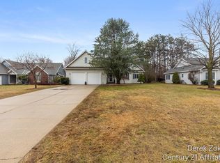 1816 Tiffany Shores Ct, Holland, MI 49424