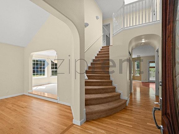 4th image of 16653 178th Ave NE