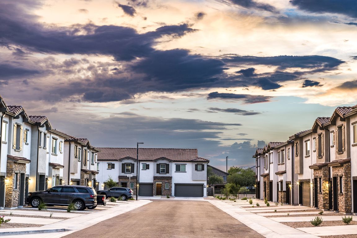 Discover the beauty of thoughtful design at Amavi Aster Ridge. Our townhomes come to life with features that elevate everyday living.
