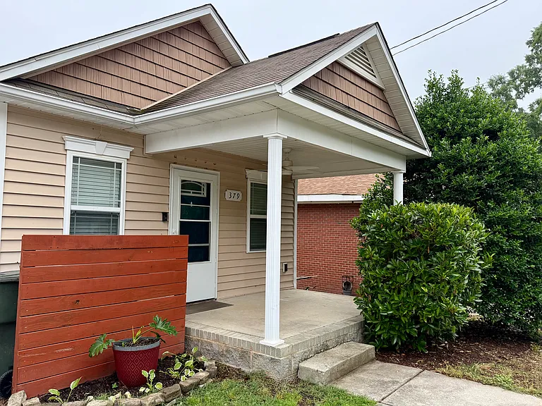 379 Sharpe St — Photo 3